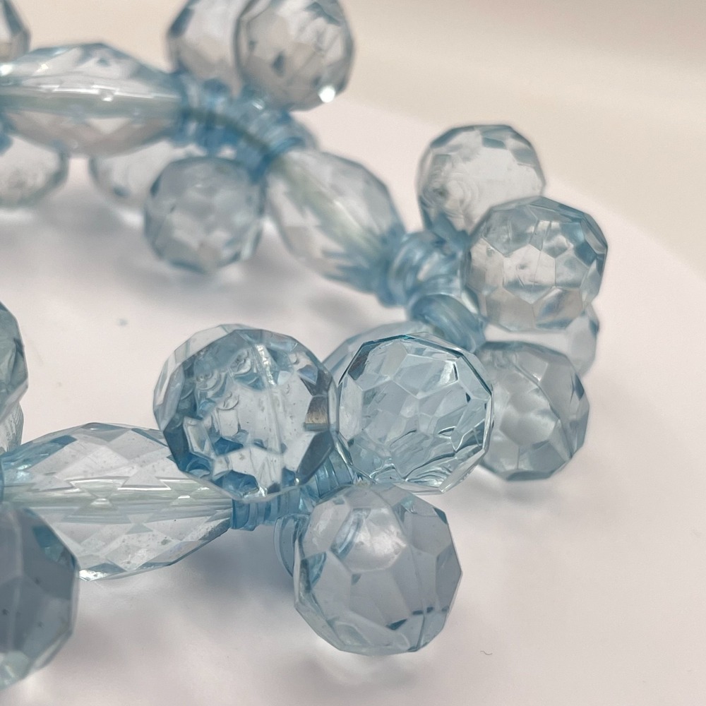 Vintage Y2K Blue Lucite Acrylic Faceted Bead Stretch Chunk Cluster Bracelet - Picture 3 of 11